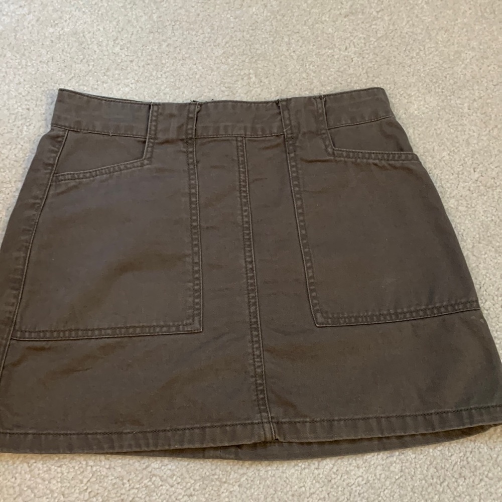 Forever 21 army green cargo skirt